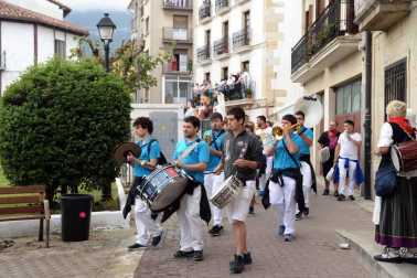 La localidad de Alsasua inició este jueves su programa festivo.
