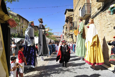 Olite entra en el ecuador de sus fiestas celebrando el Día de la Merindad