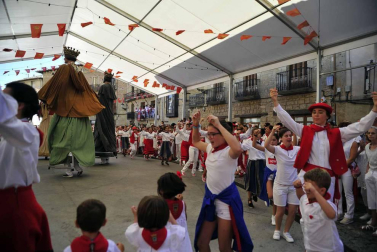 Olite entra en el ecuador de sus fiestas celebrando el Día de la Merindad