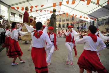 Olite entra en el ecuador de sus fiestas celebrando el Día de la Merindad