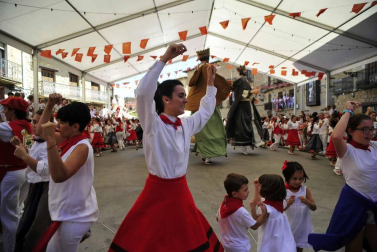 Olite entra en el ecuador de sus fiestas celebrando el Día de la Merindad