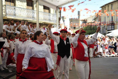 Olite entra en el ecuador de sus fiestas celebrando el Día de la Merindad