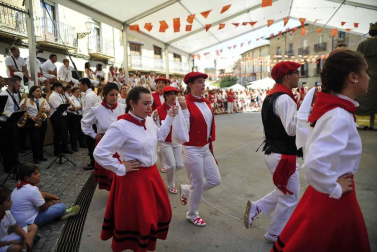 Olite entra en el ecuador de sus fiestas celebrando el Día de la Merindad