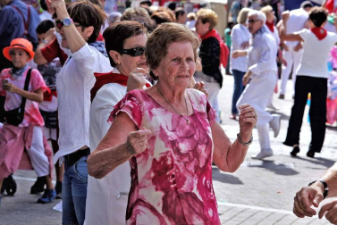 Alsasua celebró el día grande de sus fiestas con una misa, almuerzo y bailes al son del txistu