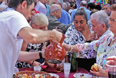 Alsasua celebró el día grande de sus fiestas con una misa, almuerzo y bailes al son del txistu