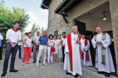 Alsasua celebró el día grande de sus fiestas con una misa, almuerzo y bailes al son del txistu