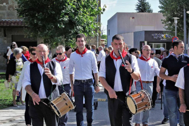 Alsasua celebró el día grande de sus fiestas con una misa, almuerzo y bailes al son del txistu