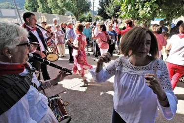 Alsasua celebró el día grande de sus fiestas con una misa, almuerzo y bailes al son del txistu