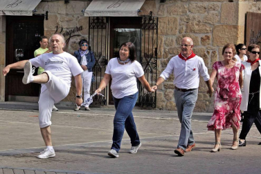 Alsasua celebró el día grande de sus fiestas con una misa, almuerzo y bailes al son del txistu