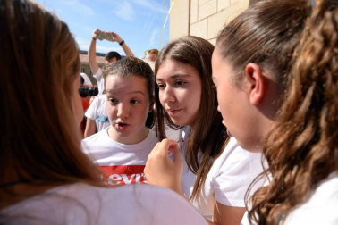 La Asociación Munduko Argia protagonizó el chupinazo de Huarte