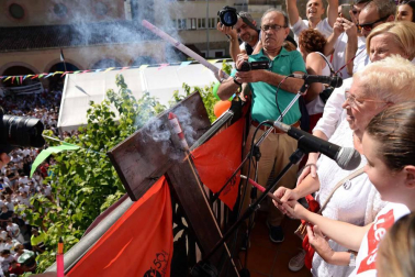 La Asociación Munduko Argia protagonizó el chupinazo de Huarte