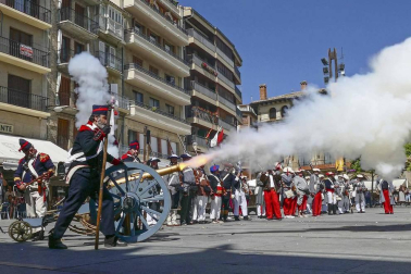 El centro urbano y el parque de Los Llanos fueron los escenarios de una puesta en escena con 200 figurantes