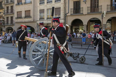 El centro urbano y el parque de Los Llanos fueron los escenarios de una puesta en escena con 200 figurantes