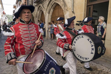El centro urbano y el parque de Los Llanos fueron los escenarios de una puesta en escena con 200 figurantes