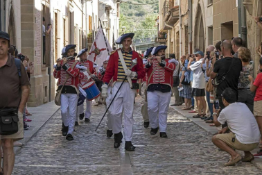El centro urbano y el parque de Los Llanos fueron los escenarios de una puesta en escena con 200 figurantes