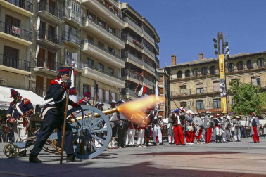 El centro urbano y el parque de Los Llanos fueron los escenarios de una puesta en escena con 200 figurantes