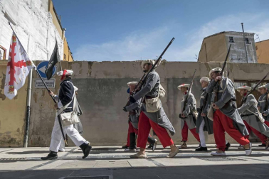El centro urbano y el parque de Los Llanos fueron los escenarios de una puesta en escena con 200 figurantes