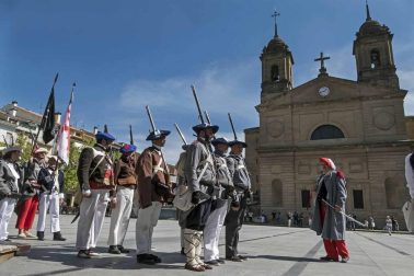 El centro urbano y el parque de Los Llanos fueron los escenarios de una puesta en escena con 200 figurantes