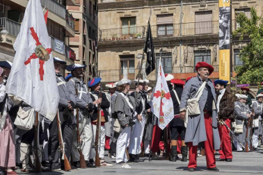 El centro urbano y el parque de Los Llanos fueron los escenarios de una puesta en escena con 200 figurantes