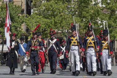 El centro urbano y el parque de Los Llanos fueron los escenarios de una puesta en escena con 200 figurantes
