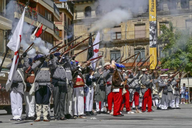 El centro urbano y el parque de Los Llanos fueron los escenarios de una puesta en escena con 200 figurantes