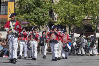 El centro urbano y el parque de Los Llanos fueron los escenarios de una puesta en escena con 200 figurantes