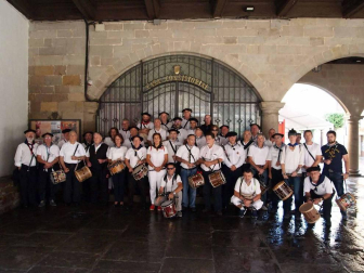 El domingo de fiestas estuvo dedicado a los niños. Sangüesa dio la bienvenida a los nacidos en el último año y hubo ofrenda floral al patrón