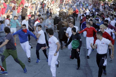 El domingo de fiestas estuvo dedicado a los niños. Sangüesa dio la bienvenida a los nacidos en el último año y hubo ofrenda floral al patrón