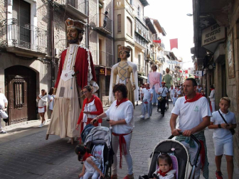 Despedida de los gigantes y encierro en el último día de las fiestas de Sangüesa (17 de septiembre)