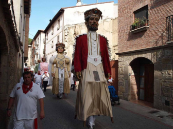 Despedida de los gigantes y encierro en el último día de las fiestas de Sangüesa (17 de septiembre)