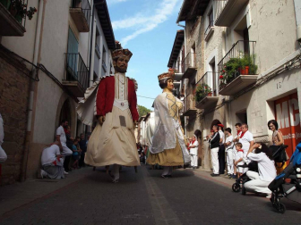 Despedida de los gigantes y encierro en el último día de las fiestas de Sangüesa (17 de septiembre)