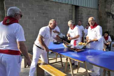 La juventud de Olite encara la recta final de las fiestas con una comida popular