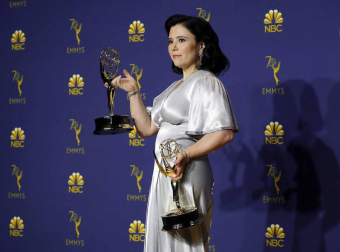 'Juego de Tronos' extendió su imperio televisivo en los Emmy, en los que se llevó el premio a la mejor serie dramática, mientras que 'The Marvelous Mrs. Maisel' arrasó con su primera temporada en los apartados de comedia de los galardones más importantes de la pequeña pantalla.