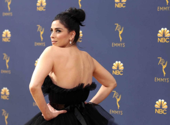 'Juego de Tronos' extendió su imperio televisivo en los Emmy, en los que se llevó el premio a la mejor serie dramática, mientras que 'The Marvelous Mrs. Maisel' arrasó con su primera temporada en los apartados de comedia de los galardones más importantes de la pequeña pantalla.