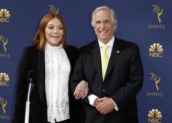 'Juego de Tronos' extendió su imperio televisivo en los Emmy, en los que se llevó el premio a la mejor serie dramática, mientras que 'The Marvelous Mrs. Maisel' arrasó con su primera temporada en los apartados de comedia de los galardones más importantes de la pequeña pantalla.