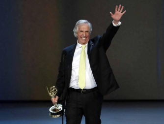 'Juego de Tronos' extendió su imperio televisivo en los Emmy, en los que se llevó el premio a la mejor serie dramática, mientras que 'The Marvelous Mrs. Maisel' arrasó con su primera temporada en los apartados de comedia de los galardones más importantes de la pequeña pantalla.