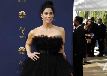 'Juego de Tronos' extendió su imperio televisivo en los Emmy, en los que se llevó el premio a la mejor serie dramática, mientras que 'The Marvelous Mrs. Maisel' arrasó con su primera temporada en los apartados de comedia de los galardones más importantes de la pequeña pantalla.