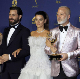 'Juego de Tronos' extendió su imperio televisivo en los Emmy, en los que se llevó el premio a la mejor serie dramática, mientras que 'The Marvelous Mrs. Maisel' arrasó con su primera temporada en los apartados de comedia de los galardones más importantes de la pequeña pantalla.