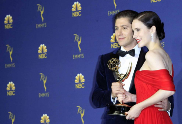 'Juego de Tronos' extendió su imperio televisivo en los Emmy, en los que se llevó el premio a la mejor serie dramática, mientras que 'The Marvelous Mrs. Maisel' arrasó con su primera temporada en los apartados de comedia de los galardones más importantes de la pequeña pantalla.