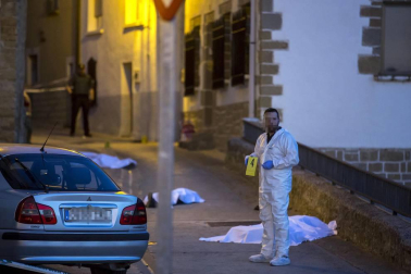 La disputa entre dos familias fue el origen de un tiroteo en la localidad navarra que se saldó con un varón y sus dos hijos muertos por disparos de escopeta.