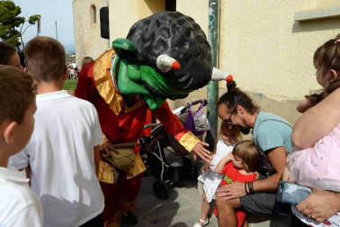 Los más pequeños han sido los encargados de lanzar los cohetes que han dado inicio a las fiestas de San Fermín Txikito 2018.