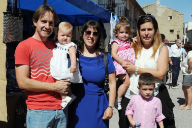 Carcastillo celebró del 14 al 16 de septiembre la VI Fiesta de los Usos Tradicionales de la Trashumancia en Bardenas. El día grande fue el domingo, cuando tuvo lugar la entrada de los rebaños a las Bardenas procedentes de los valles de Roncal y Salazar. La cita, contó con otros atractivos, como degustación de migas o mercado.