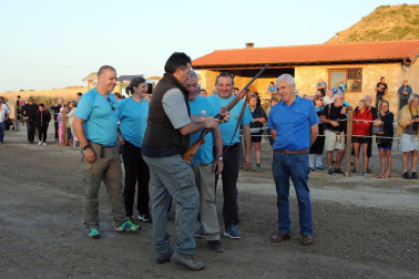 Carcastillo celebró del 14 al 16 de septiembre la VI Fiesta de los Usos Tradicionales de la Trashumancia en Bardenas. El día grande fue el domingo, cuando tuvo lugar la entrada de los rebaños a las Bardenas procedentes de los valles de Roncal y Salazar. La cita, contó con otros atractivos, como degustación de migas o mercado.