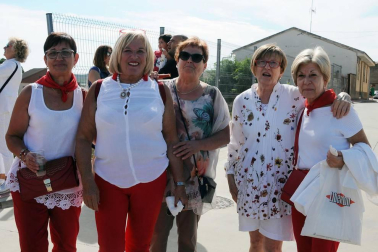 Del 8 al 16 de septiembre los fiteranos celebraron sus fiestas en honor a la Virgen de la Barda. El sábado, penúltima parada de la programación festiva, se organizó el Día de la gigantada. En este evento participaron las comparsas de gigantes de Botarell, Cintruénigo, Corella y Fitero, acompañadas por los gaiteros de Tudela y las charangas Stropizio y Riau riau'. El pasacalles se celebró a lo largo de la calle Mayor.