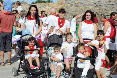 Del 8 al 16 de septiembre los fiteranos celebraron sus fiestas en honor a la Virgen de la Barda. El sábado, penúltima parada de la programación festiva, se organizó el Día de la gigantada. En este evento participaron las comparsas de gigantes de Botarell, Cintruénigo, Corella y Fitero, acompañadas por los gaiteros de Tudela y las charangas Stropizio y Riau riau'. El pasacalles se celebró a lo largo de la calle Mayor.