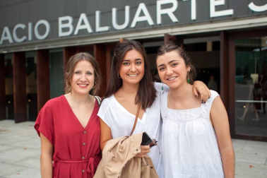 Música y poesía se entrelazaron sobre el escenario de Baluarte el pasado 16 de septiembre en un concierto gratuito por la Paz ofrecido por el artista Marwan. La iniciativa, que llenó las butacas de este espacio cultural, partió desde el Gobierno de Navarra a través de la Dirección General de Paz, Convivencia y Derechos Humanos.