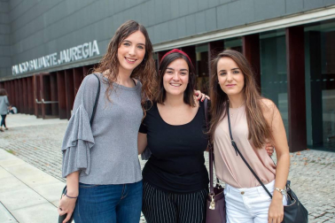 Música y poesía se entrelazaron sobre el escenario de Baluarte el pasado 16 de septiembre en un concierto gratuito por la Paz ofrecido por el artista Marwan. La iniciativa, que llenó las butacas de este espacio cultural, partió desde el Gobierno de Navarra a través de la Dirección General de Paz, Convivencia y Derechos Humanos.