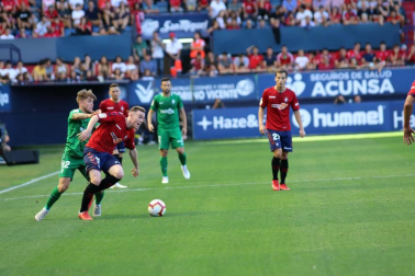 Imágenes del partido disputado en El Sadar entre el Osasuna (1) y el Sporting (0) el 22 de septiembre de 2018.