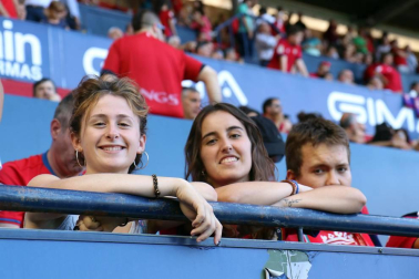 Fotos del búscate en la grada del Osasuna 1-0 Sporting
