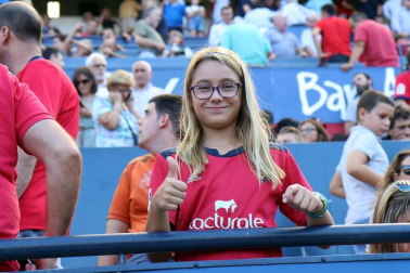 Fotos del búscate en la grada del Osasuna 1-0 Sporting